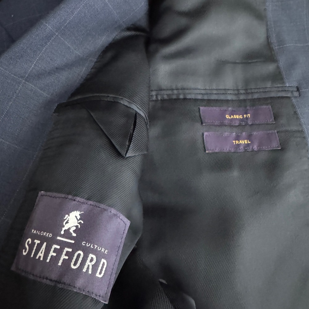 Stafford Travel Suit Mens 46R 38x28 Blue Windowpane Wool Blend Classic Fit 2pc - Picture 4 of 6